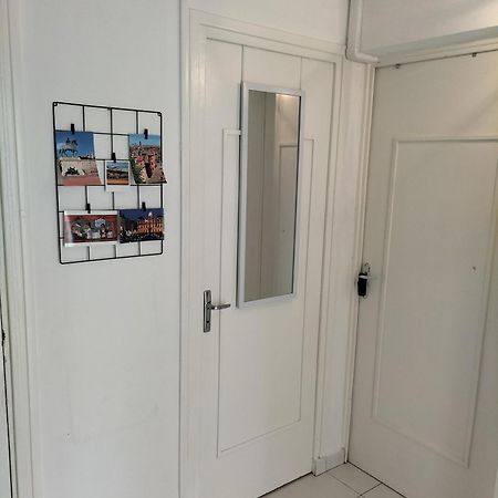 Joli Appartement Proche Metro Lyon Exteriör bild