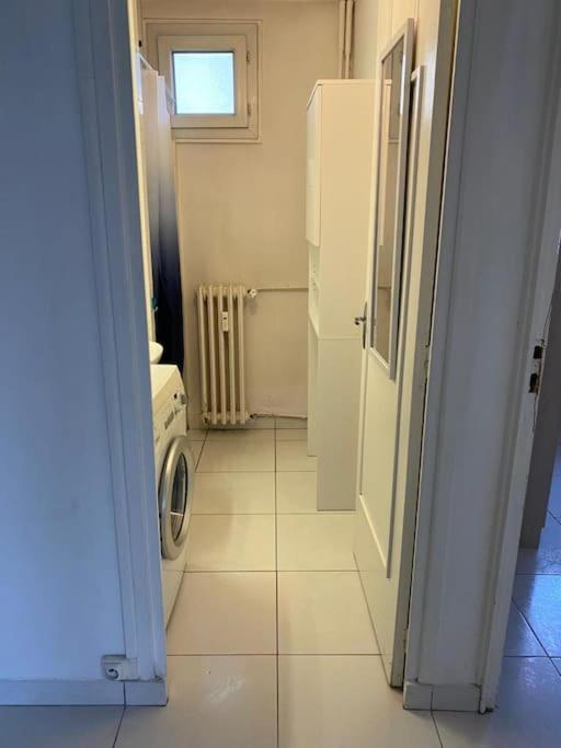 Joli Appartement Proche Metro Lyon Exteriör bild